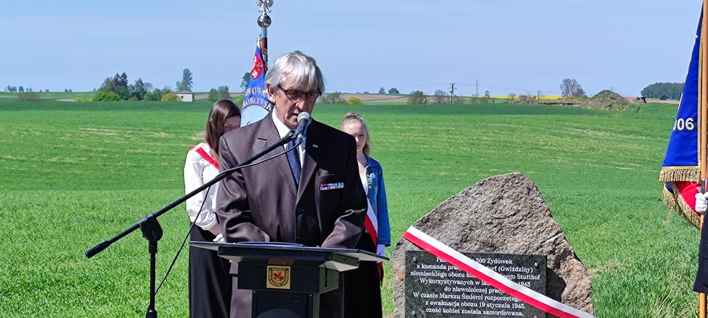 Miniatura zdjęcia: Uroczystość odsłonięcia pomnika w Gwiździnach